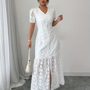 TEMU 우아한 홀로우 아웃 드레스 - 화이트 아이릿 미디 드레스, 슬림핏, 숏 슬리브, V넥, 슬릿 헴, 팬 엣지, 휴가 또는 캐주얼 아웃팅에 완벽, 세미 포멀 웨어 | 팬 엣지 디자인 | 반짝이는 소재, 귀여운 드레스