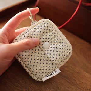 TEMU 귀여운 디자인의 무선 이어폰을 위한 작은 휴대용 보관 가방 (무지, 꽃, 리본 장식)