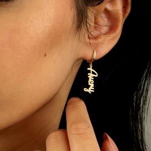 TEMU 맞춤 스테인리스 스틸 이름 귀걸이, 개인 맞춤 레터 추가, 캐주얼 및 포멀 웨어 모두에 우아함, 웨딩 주얼리, 여성용 발렌타인데이 선물, 어머니, 친구, 동급생 및 가족에게 완벽