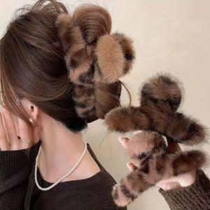 TEMU 가을/겨울용 유니버설 디자인의 트렌디한 대형 헤어 클립 2개 세트, 뒷머리 땋기용 상어 클립, 모든 행사에 적합 (브라운, 디자인)