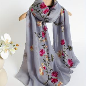 TEMU 플러스 사이즈 - 여성용 꽃 자수 스카프 숄 - 가벼운 통기성 슬리브리스 V넥, 블랙 & 핑크 꽃, 골든 액센트, 휴가 여행, 야외 활동 및 캐주얼 웨어, 야외 액세서리, 우아한 액세서리, 세련된 자수
