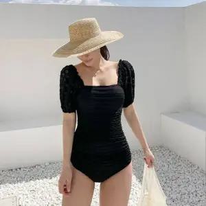 TBZ 레이스 포인트 캡내장 비치웨어 오픈 숄더 원피스 수영복