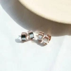 맥시 하이웨스트 귀걸이 4계절 스틸 임부 힙업 고잉 스톤 링 데일리룩 오피스룩 캐주얼룩