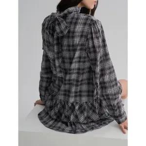 [에잇세컨즈] 스카프디테일 체크 긴소매 원피스  블랙 (356271SM15)