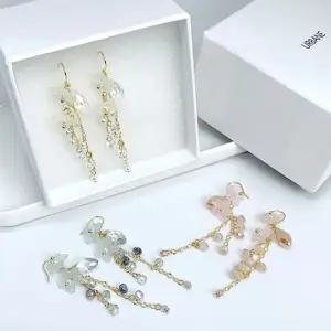 핸드메이드) 쁘띠 플라워 비즈 귀걸이 크리스탈귀걸이 럭셔리귀걸이 블링 큐빅