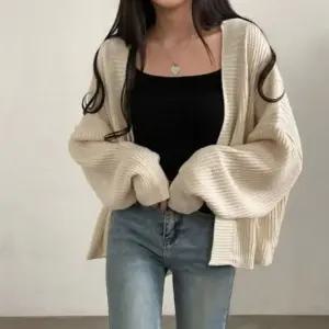 패션스타일 루즈핏 캐주얼 스타일 여자 노버튼 도톰 가디건 니트