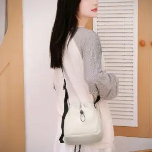 미니 크로스백 스트링 클로징 조절형 스트랩 가방 미니백 스트링가방 조절스트랩