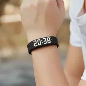 수영장 스마트시계 완벽방수 만보기 군인 알람워치 학생 웨어러블 손목밴드 디지털스포츠 운동