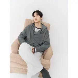 [에잇세컨즈] [인플루언서 PICK] 라이트져지  후드 스트라이프 티셔츠  애쉬 (456241SS34)