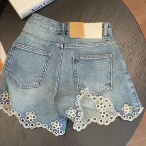 청반바지 데님 숏 팬츠 여성 여름 레이스 펀칭 3부