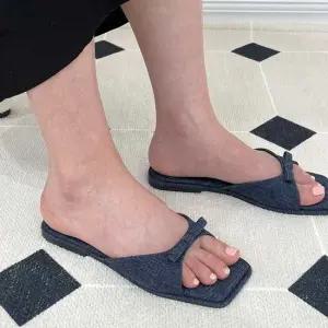 스퀘어 쉐입 앞코 데님스타일 발등커버 로우굽 슬리퍼 여성슬리퍼 여름슬리퍼