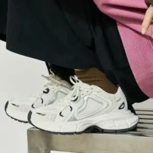 여성 유행 메쉬 통굽 데일리 어글리 운동화