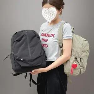 [신상오픈런]여성용 경량 면혼합 캐주얼 통수납 백팩 (41316321)