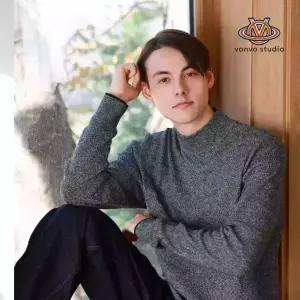 [본보스튜디오]남성 입체패턴 넥스웨터