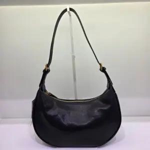 [갤러리아] 발리스윗 크리스탈 반달 가죽 호보백 SQ2WAB4564