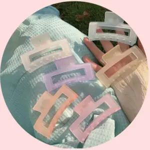 [신상오픈런]투명집게핀 여름 파스텔 여성스러운 블링 머리핀 (30366745)