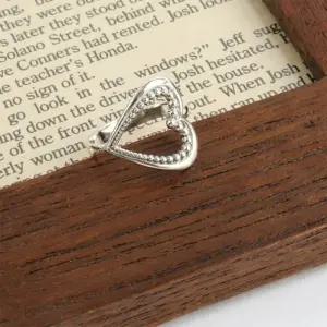 [신상오픈런]하트반지 대칭 컷아웃 민자 유광 실버링 은볼테두리 (29987849)