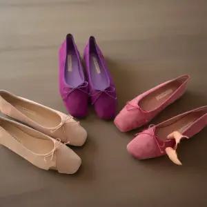 [신상오픈런]여성용 귀여운 무지 색상 리본 사각코 플랫슈즈 (34325876)