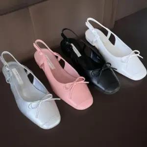 [신상오픈런]여성 리본 장식 사각 앞코 플랫 슬링백 신발 (34324622)