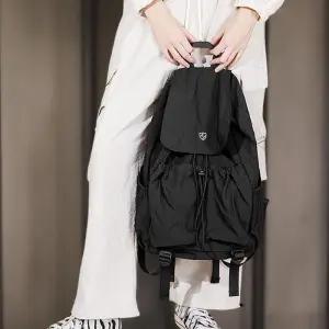 [신상오픈런]10대 여자 캐주얼 스트링 백팩 조임끈 덮개 가방 (37000832)