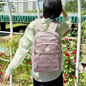 [신상오픈런]여성 독특한 패턴의 꽃 디자인 경량 캐주얼 백팩 (37000838)