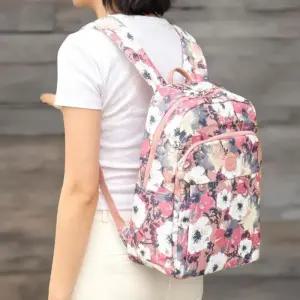 [신상오픈런]여성용 독특한 디자인 꽃 패턴 경량 캐주얼 백팩 (37000824)