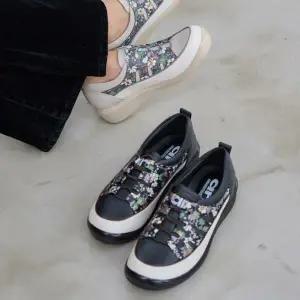 여자 클래식 캐쥬얼 코지 플라워패턴 스니커즈