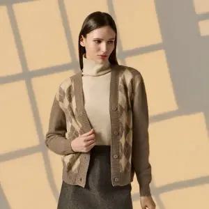 [E.VSEG]앱섹 몽골 캐시미어 100% 아가일 가디건