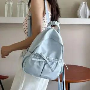 셔링 디테일 경량 원단 대용량 수납 스트랩조절 데일리 백팩 6SS