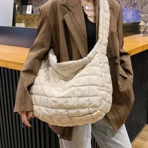 퀄티드백 소프트가방 구름백 퀄팅 빅사이즈 가방