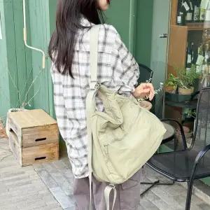 [신상오픈런]여성용 경량 나일론 지퍼 숄더 백팩 (41316327)