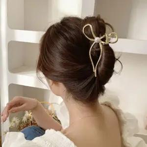 [신상오픈런]리본집게핀 컷아웃 여리핏 진주 금속 메탈 (30488690)