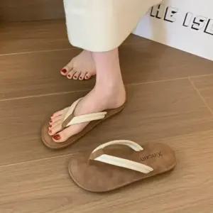 [신상오픈런]여성 여름 색상 조합 플립플랍 낮은 굽 샌들 (35836060)