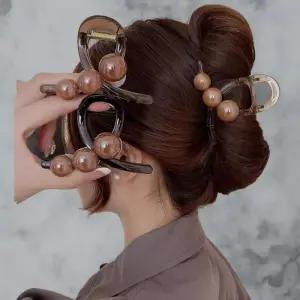 [신상오픈런]여성 30대 헤어올림 집게핀 동그란 하프볼 8cm (41316262)