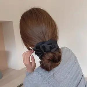 [신상오픈런]겨자색 기본스크런치 무늬없는 실키 곱창머리끈 (30488792)