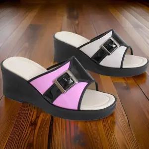 [신상오픈런]여성 통굽 슬리퍼 사무실 버클 에나멜 샌들 (32331285)