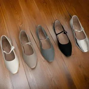 [신상오픈런]여성용 뾰족코 메리제인 스트랩 로우힐 단화 (32329113)