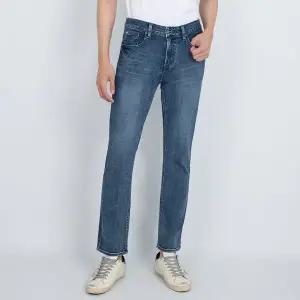 [게스] 남성 청바지 크롭 스트레이트 미디엄블루 MN1D6064