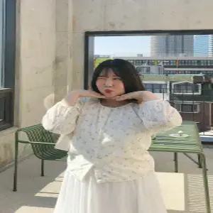 로맨틱 플라워 레이스 블라우스