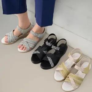 [신상오픈런]여름철 여성 체크 디자인 펀칭 스트랩 슬링백 샌들 (34321708)