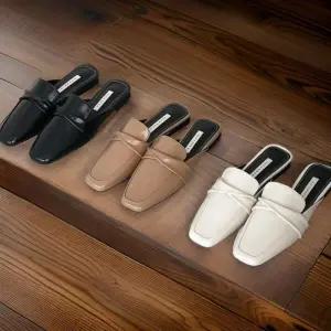 [신상오픈런]여성 정장용 유광 사각 앞코 꼬임 슬리퍼 (32329115)