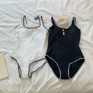 배색 블랙 화이트 모노키니 수영복 여성 워터파크 풀빌라 패션