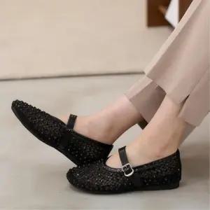 [신상오픈런]여성 여름 메리제인 큐빅 장식 통기성 단화 (39184760)