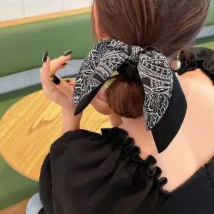 [신상오픈런]반다나머리끈 페이즐리 곱창끈 왕리본 레이어드슈슈 (30488804)