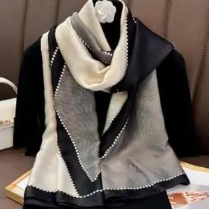 [패션] 30대 40 여자 클래식 디자인 외출 패션 스카프 쁘띠 레이스 봄스카프 꽃무늬 레트로