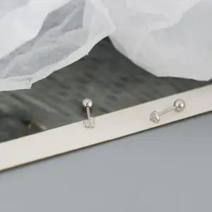 [라일리쥬얼리] Rly 하트 큐빅 귀걸이 스터드 디자인 여성 피어싱용