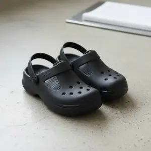 크록스클래식 메리제인 클로그 키즈 블랙 210615-001