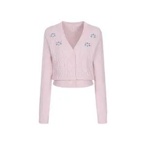 [정가219 000]플라워 자수 케이블 브이넥 니트 가디건 OK5SD2590