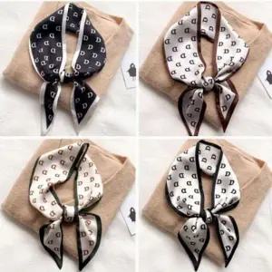 스카프마니아 외출 스카프 간절기 여름 이니셜 데이트 패션 예쁜 봄 미니 여성 영문 여성스카프