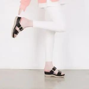 |CCS7EE6|여성용 편안한 통굽 스트랩 샌들 데일리 착용